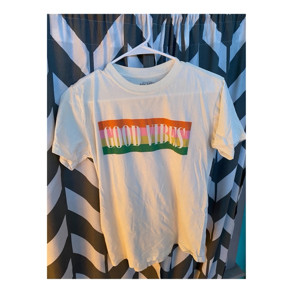 women’s t shirt